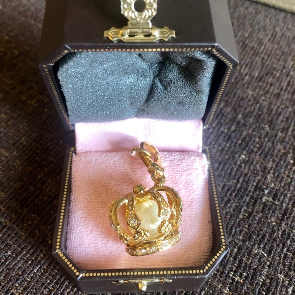 Juicy Couture Jewelry - Juicy Couture Gold Crown Charm 👑